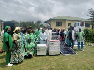 La Fondation NAL fait don d’une couveuse néonatale solaire à l’hôpital Régional de Nkongsamba.