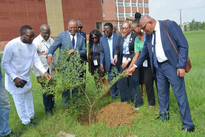 Visite de la délégation d’EFRACAM au Groupe JFN