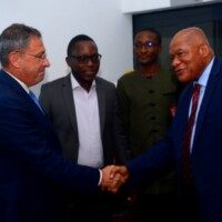JFN /ACTUALITES : L’AMBASSADEUR DE FRANCE AU CAMEROUN EN VISITE AU SIEGE DU GROUPE JFN 