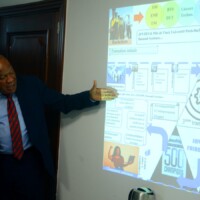 JFN /ACTUALITES : L’AMBASSADEUR DE FRANCE AU CAMEROUN EN VISITE AU SIEGE DU GROUPE JFN 