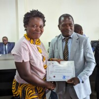 Des certificats pour les gestionnaires de coopératives de la Mefou et Afamba formés au JFN Center.